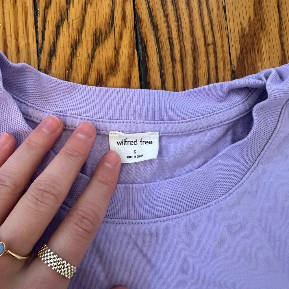 Aritzia Wilfred Free Lavender Short Sleeve Crewneck Tee